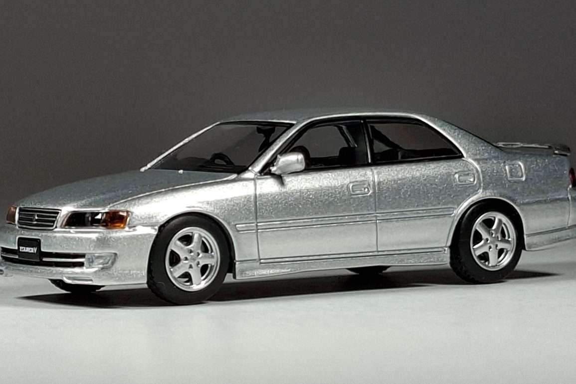 1;64 Hobby Japan Toyota Chaser Tourer V 1