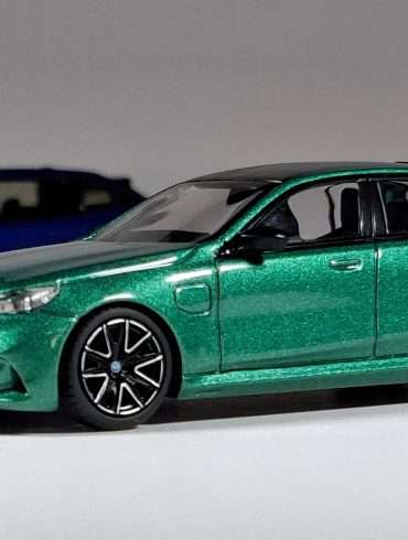 1;64 Mini GT BMW M5 3