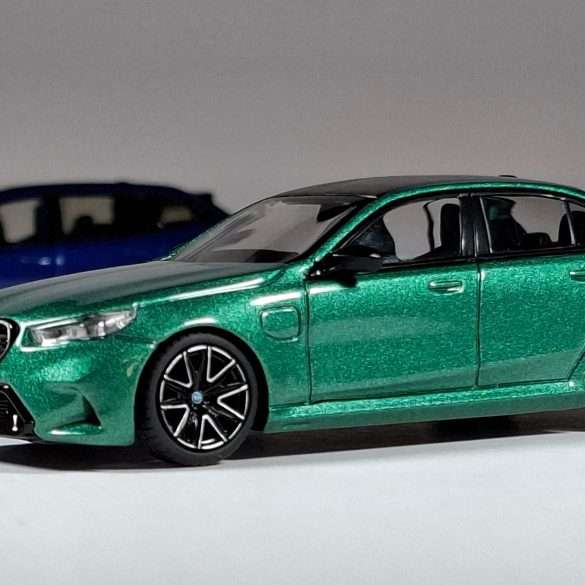 1;64 Mini GT BMW M5 3