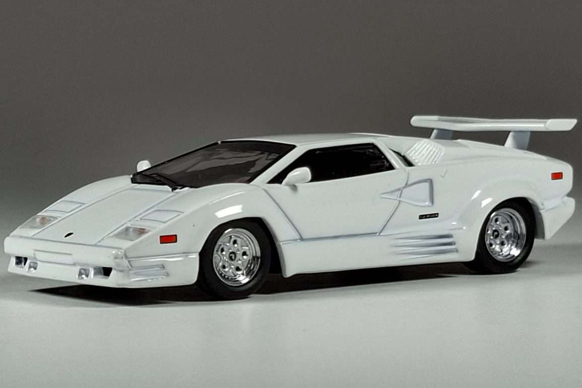 1;64 Mini GT Lamborghini Countach 25th Anniversary Edition 1