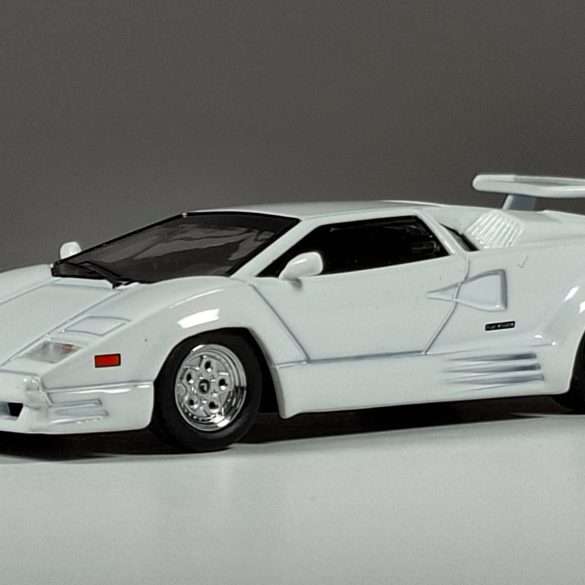1;64 Mini GT Lamborghini Countach 25th Anniversary Edition 1