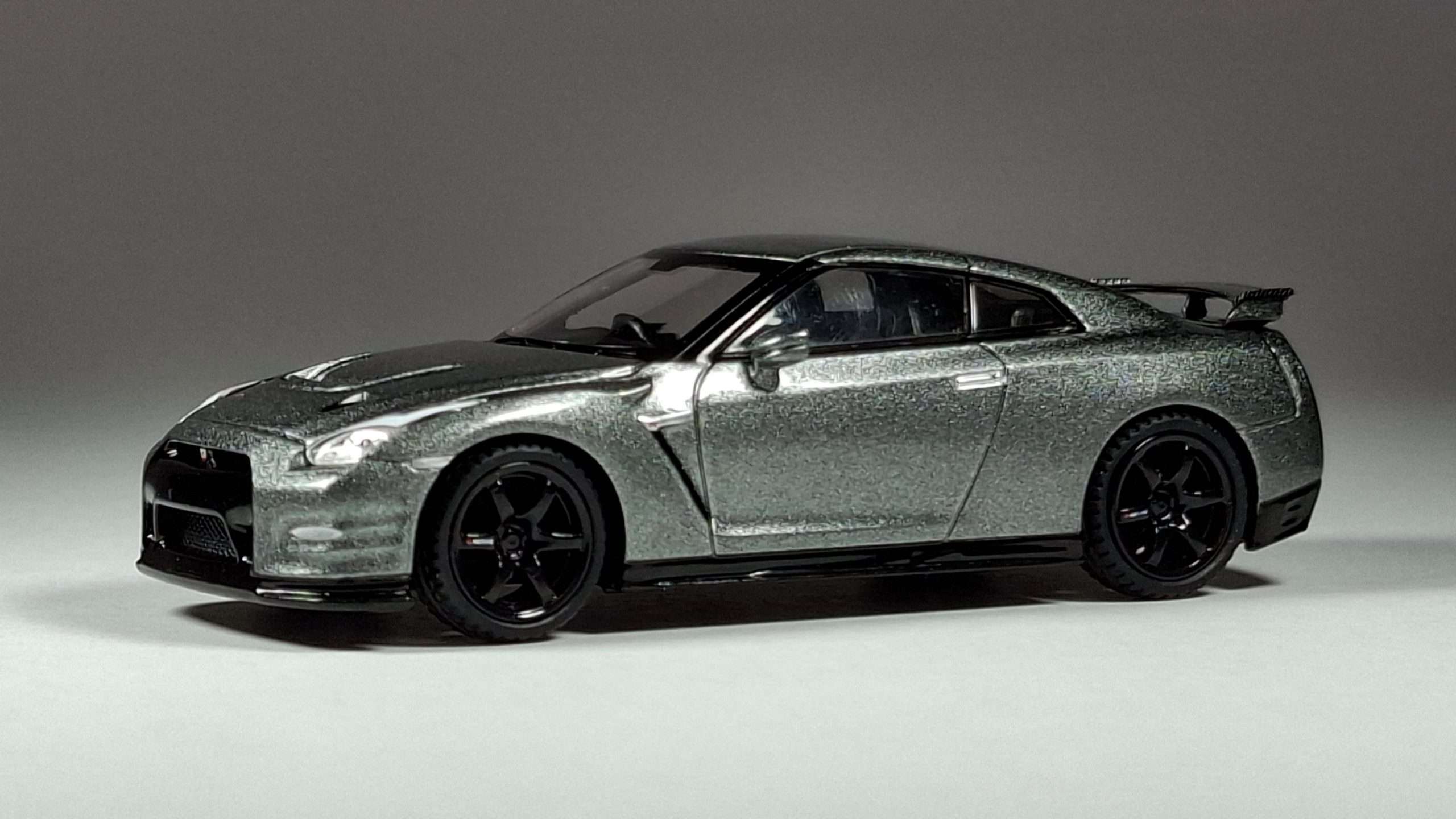 Nissan GT-R van Mini GT