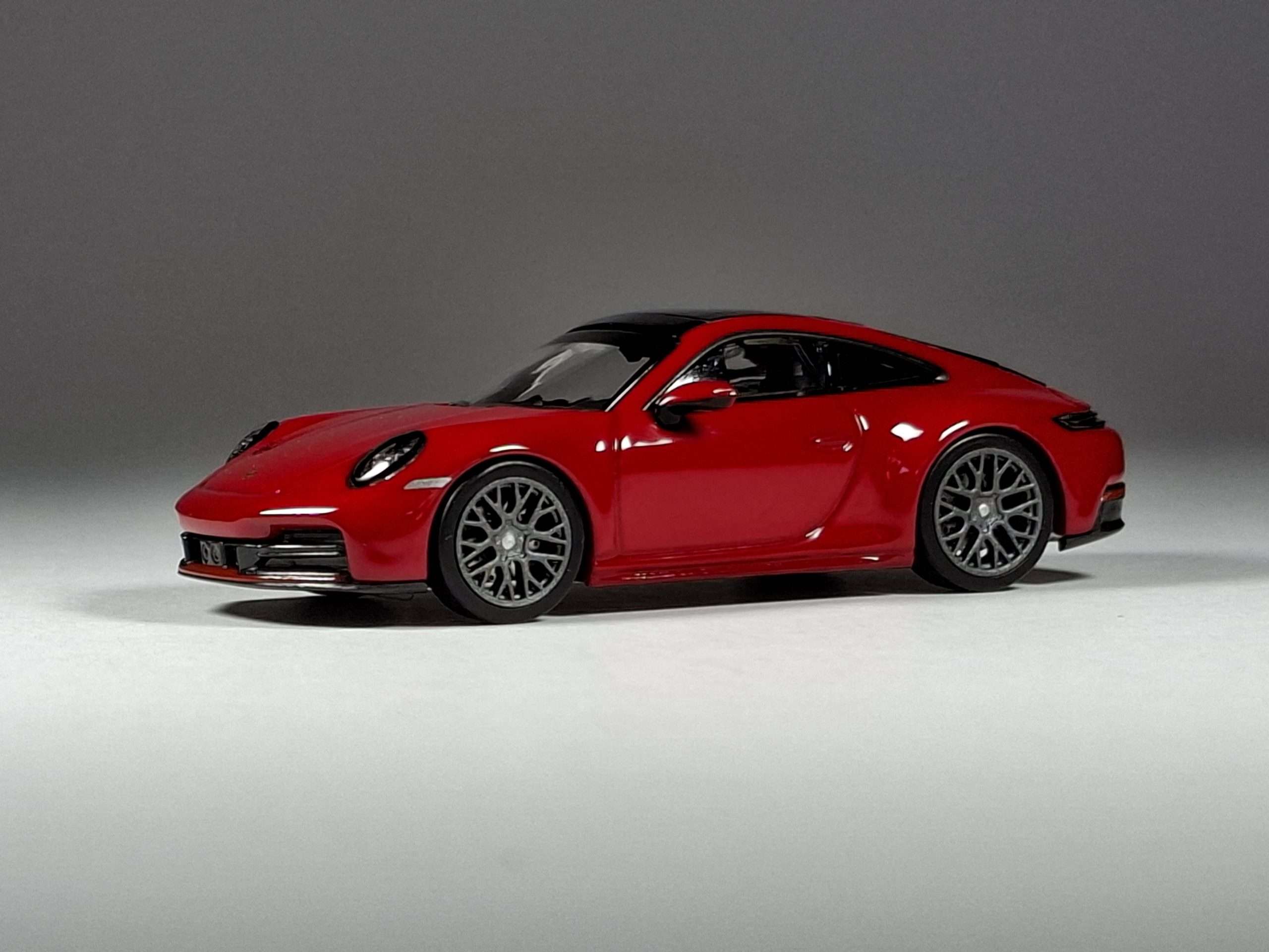 De vernieuwde Porsche 911 van Minichamps