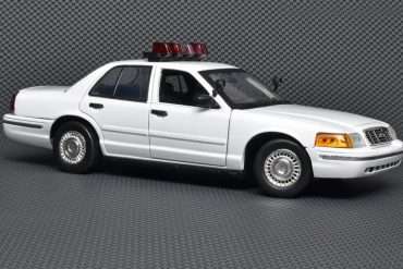 18MM Ford Crown Victoria Interceptor 2001 1