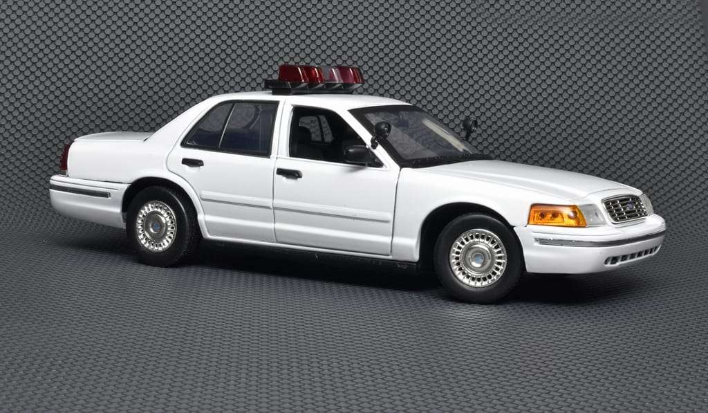 18MM Ford Crown Victoria Interceptor 2001 1