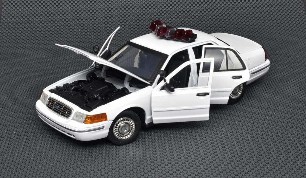 18MM Ford Crown Victoria Interceptor 2001 3 18MM Ford Crown Victoria Interceptor 2001 3