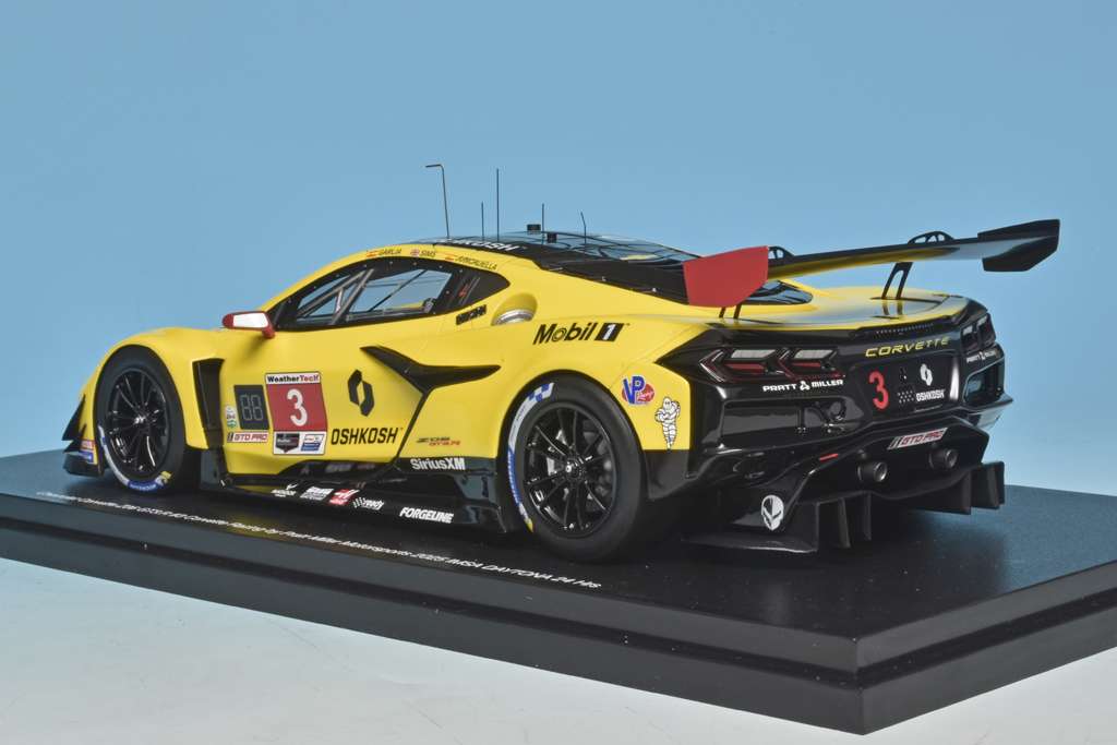 18TopSpeed Chevrolet Corvette Z06 GT3.R 2025 3 18TopSpeed Chevrolet Corvette Z06 GT3.R 2025 3