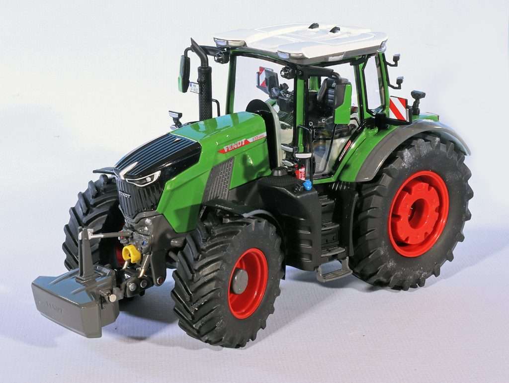 32wiking Fendt 832 Vario 1