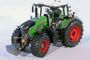 32wiking Fendt 832 Vario 1