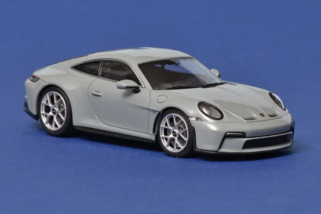 43minic Porsche 911 992 S T 2024 1