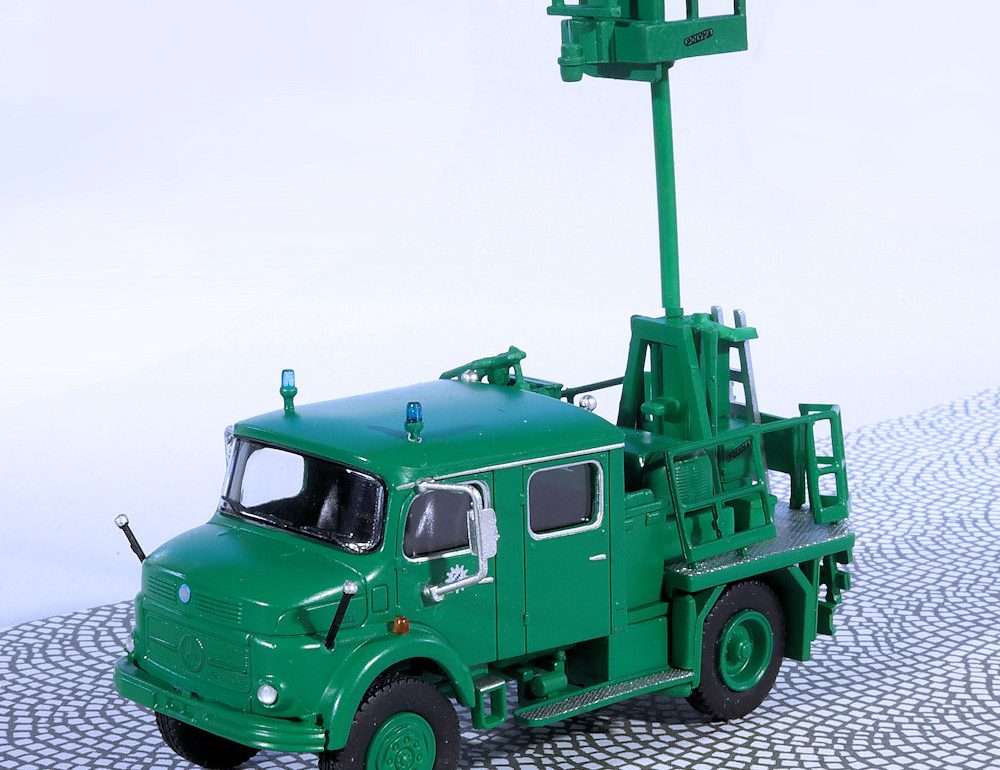 INT3 26.Brekina 87.MB Kurzhauber lichtwagen(1)