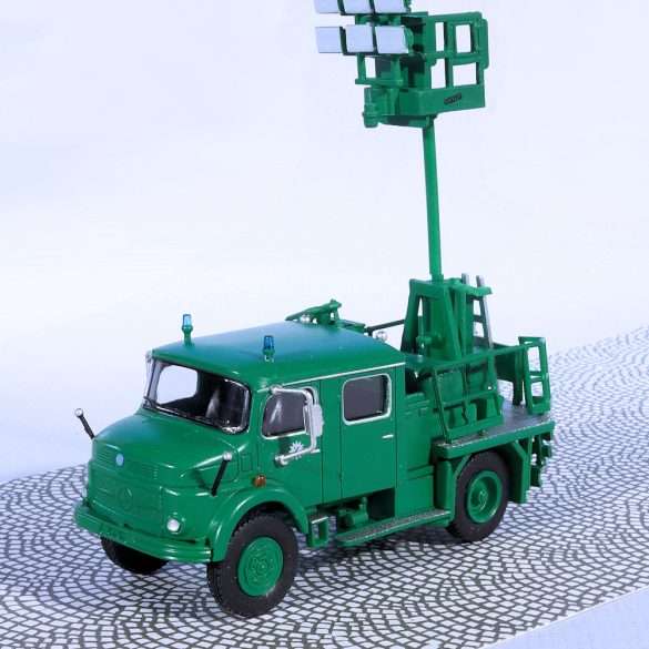 INT3 26.Brekina 87.MB Kurzhauber lichtwagen(1)