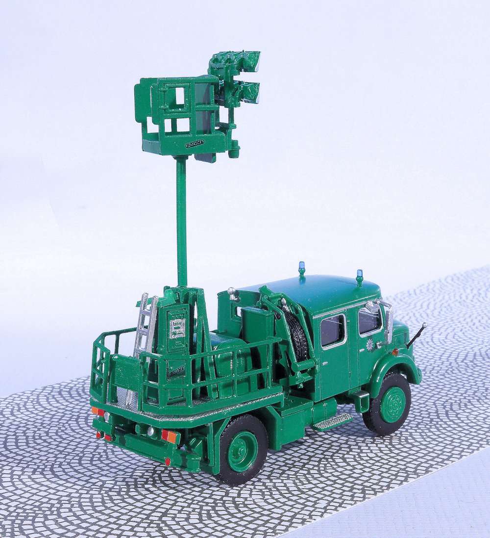 INT3 26.Brekina 87.MB Kurzhauber lichtwagen(2)