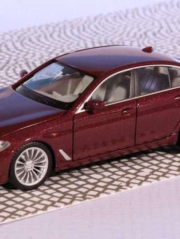 INT3 26.Herpa 87.BMW 5 serie (G30 2017–2020)(1)