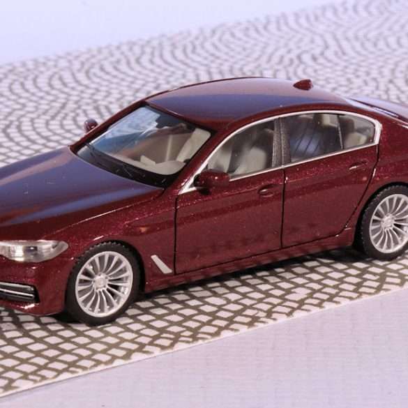 INT3 26.Herpa 87.BMW 5 serie (G30 2017–2020)(1)