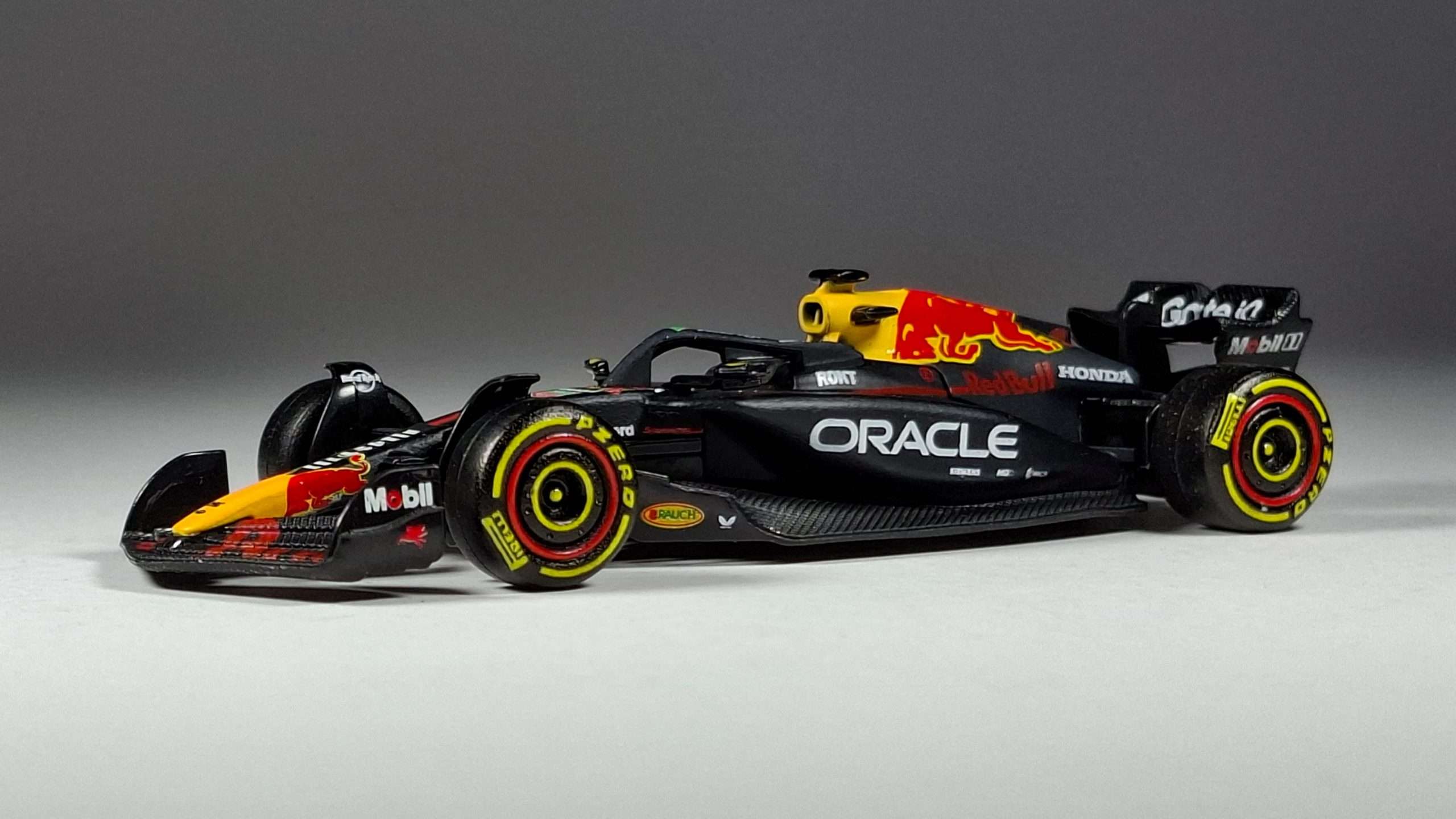 1;64 Bburago Red Bull Racing RB21 1 1;64 Bburago Red Bull Racing RB21 1