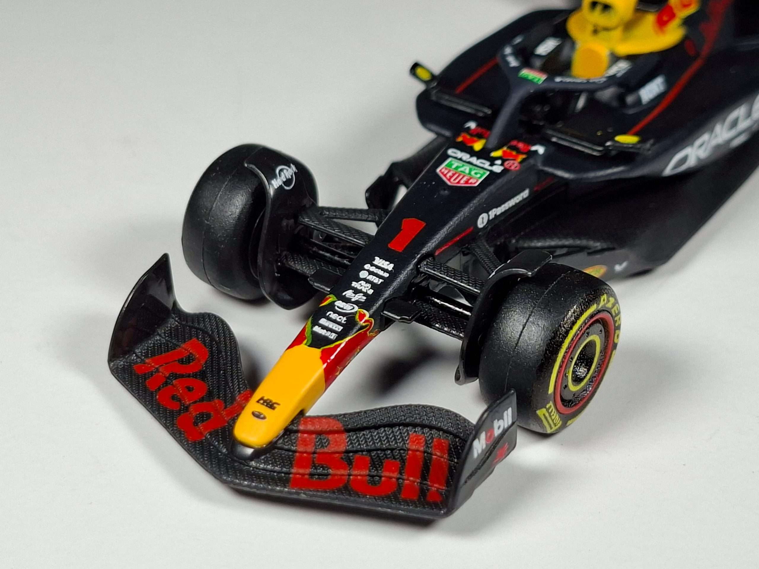 1;64 Bburago Red Bull Racing RB21 3 1;64 Bburago Red Bull Racing RB21 3