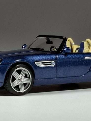 1;64 Mini GT Alpina Roadster V8 1
