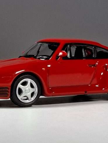 1;64 Tarmac Works Porsche 959 1
