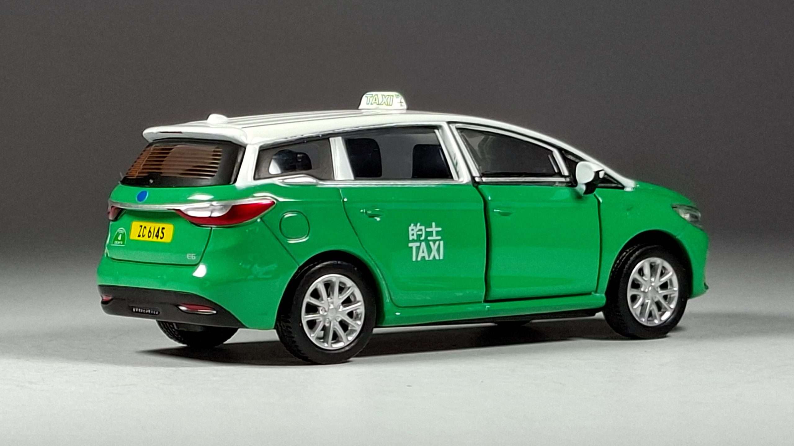 1;64 Tiny BYD e6 2