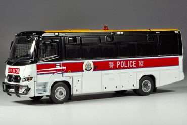 1;76 Tiny Mercedes Benz Atego Police APT Tactical Bus 1