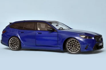 18solido BMW M5 G99 Touring 2025 1